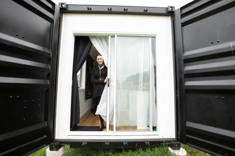 Exploration de l&rsquo;impact des tiny houses et maisons container sur la résolution de la crise du logement