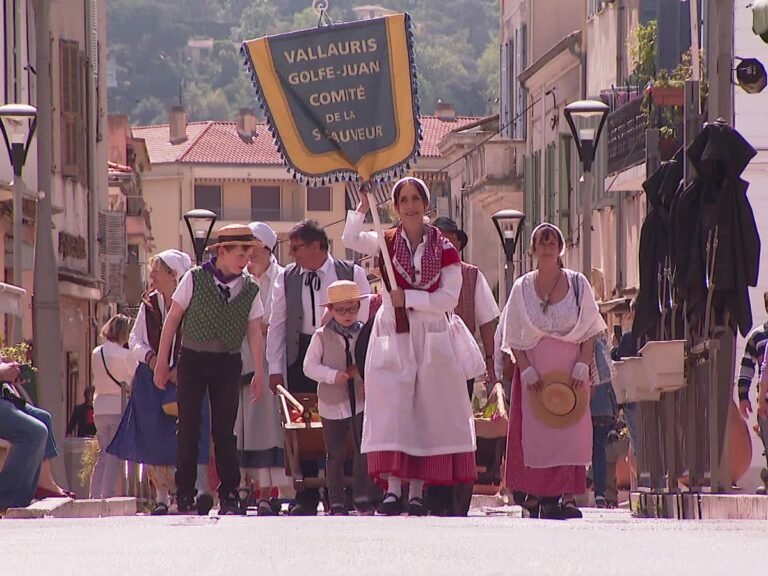 La tradition locale de la fête de la fleur d&rsquo;oranger est célébrée à Vallauris Golfe-Juan
