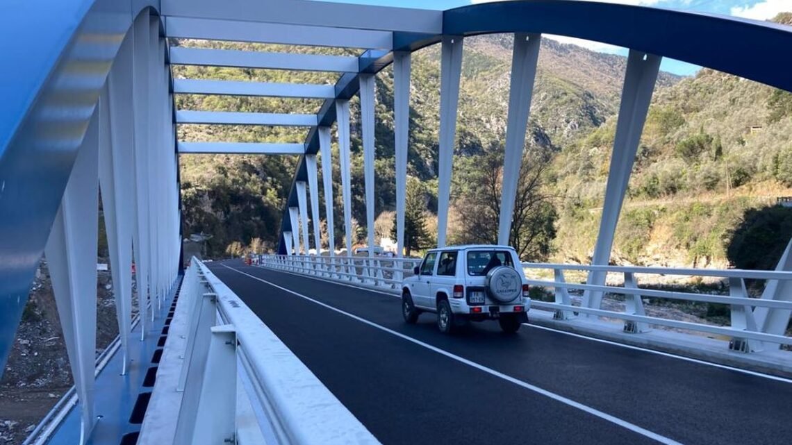 Le pont d’Ambo dans la vallée de la Roya prêt à accueillir la circulation ce week-end de Pâques Le pont d’Ambo dans la vallée de la Roya prêt à accueillir la circulation ce week-end de Pâques
