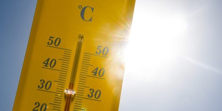 Soleil brûlant : Des records mensuels de chaleur fracassés !