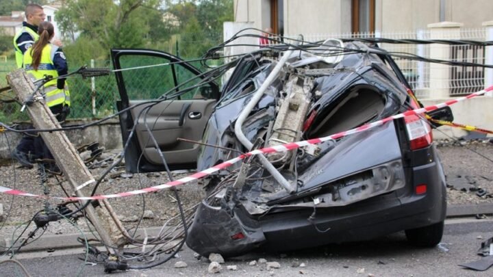 Un dramatique accident de la circulation laisse un homme luttant pour sa vie