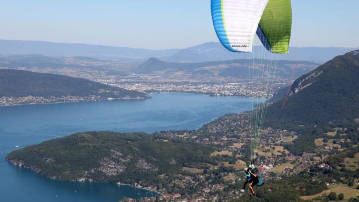 La chute tragique d’un parapentiste sur les voies de chemin de fer entre Nice et Vintimille