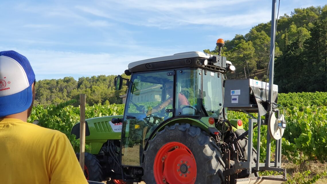 Les agriculteurs modernisent leurs pratiques grâce aux nouvelles technologies Les agriculteurs modernisent leurs pratiques grâce aux nouvelles technologies