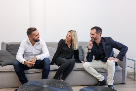 modern immobilier equipe canape mandelieu