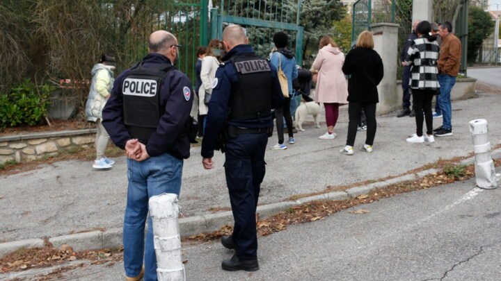 Trois écoles évacuées suite à des menaces de bombe