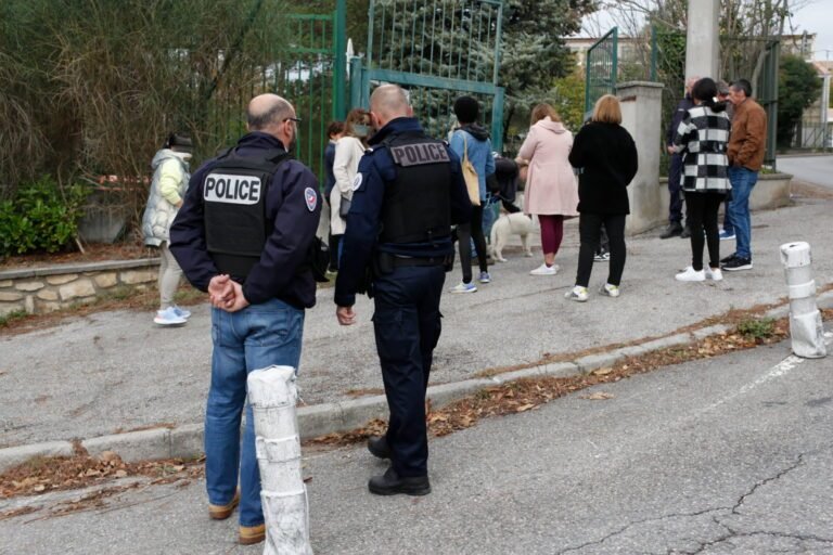 Trois écoles évacuées suite à des menaces de bombe