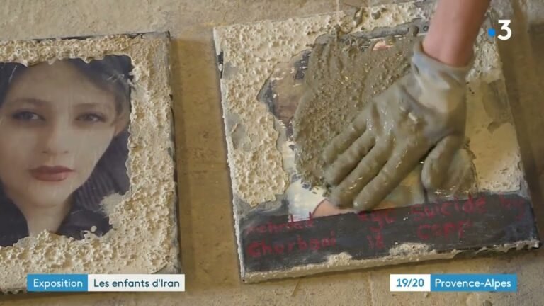 Une exposition engagée à Forcalquier : l&rsquo;artiste iranienne dénonce les victimes du régime à travers le béton