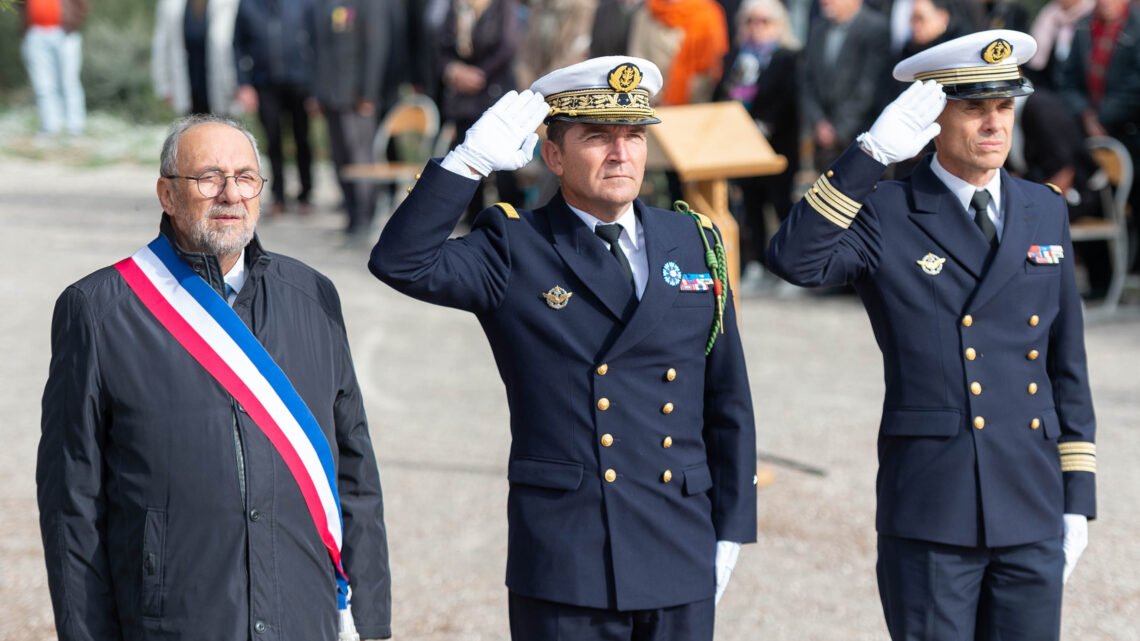 Hommage aux pilotes aériens disparus à Hyères Hommage aux pilotes aériens disparus à Hyères