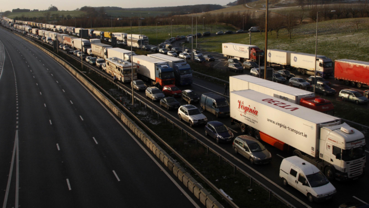 Impact d’un train de marchandises : les conséquences sur le trafic routier