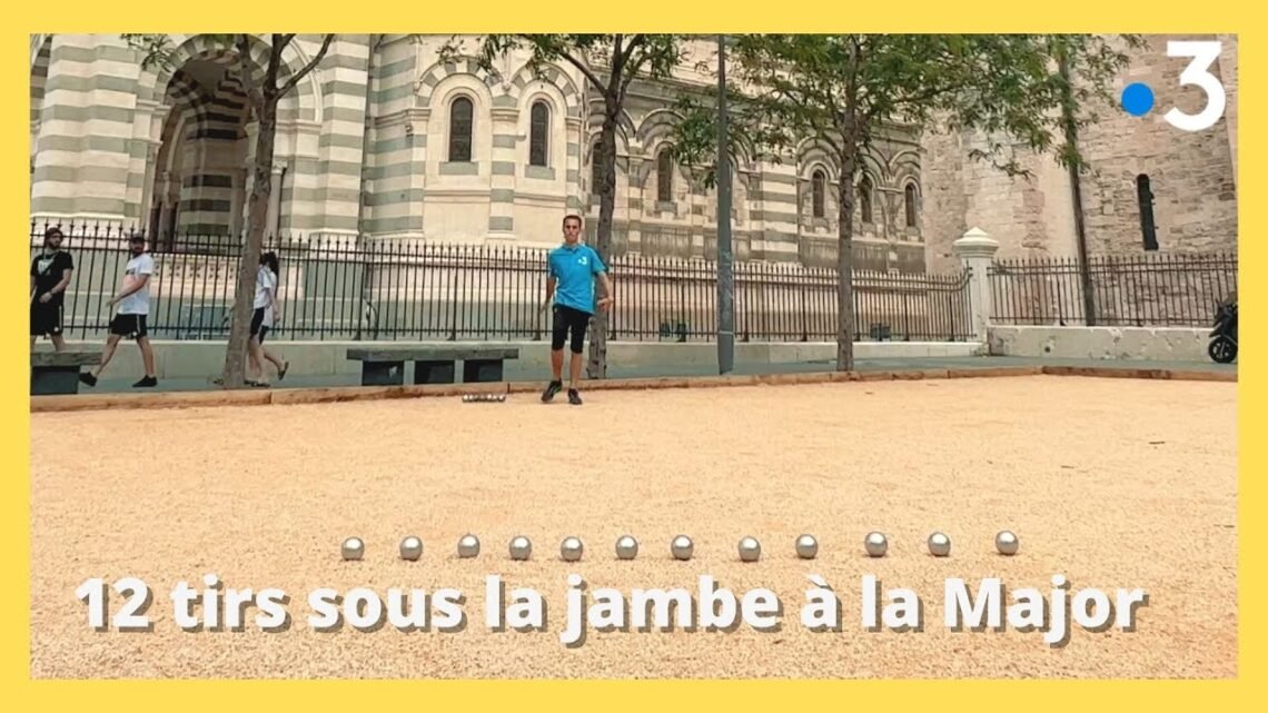 Pétanque : Tanguy relève le défi de réaliser 12 tirs sous la jambe à la Major Pétanque : Tanguy relève le défi de réaliser 12 tirs sous la jambe à la Major