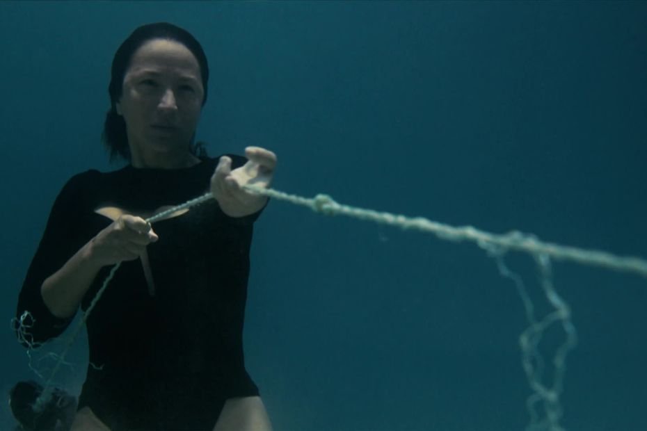 Une apnéiste renommée s’engage dans la réalisation d’un film pour lutter contre la pollution. Une apnéiste renommée s’engage dans la réalisation d’un film pour lutter contre la pollution.
