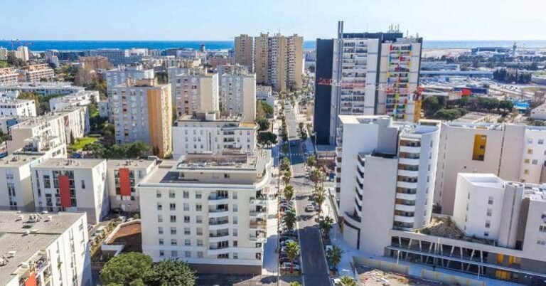 Une attaque au couteau secoue le quartier des Moulins