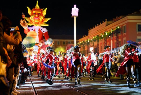 Défilé de mode au Carnaval de Nice: les costumières à l’honneur Défilé de mode au Carnaval de Nice: les costumières à l’honneur
