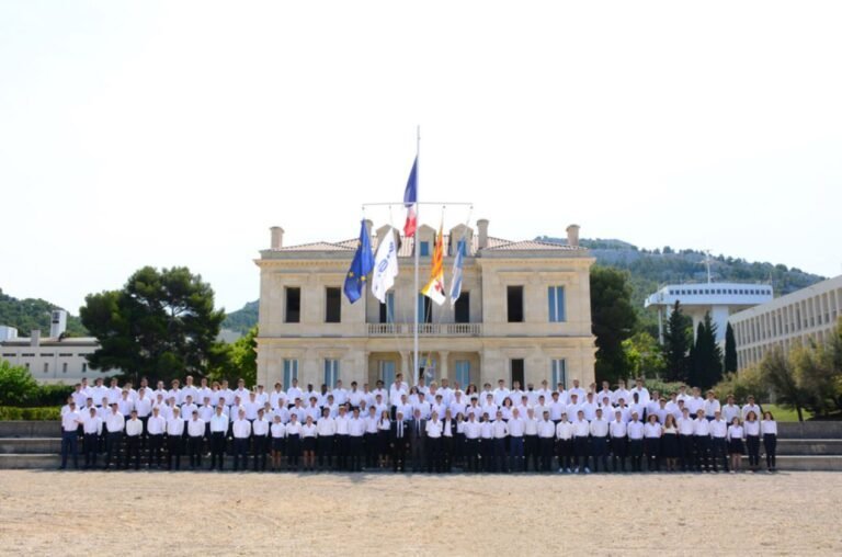L&rsquo;école nationale supérieure maritime de Marseille vise à féminiser la profession maritime.