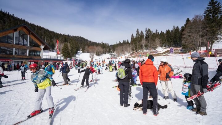 Les skieurs jubilent devant l’abondante neige tombée sur les pistes de ski des Alpes-Maritimes