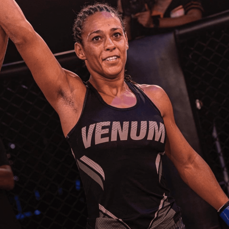 Samantha Jean-François reste championne du monde de #MMA