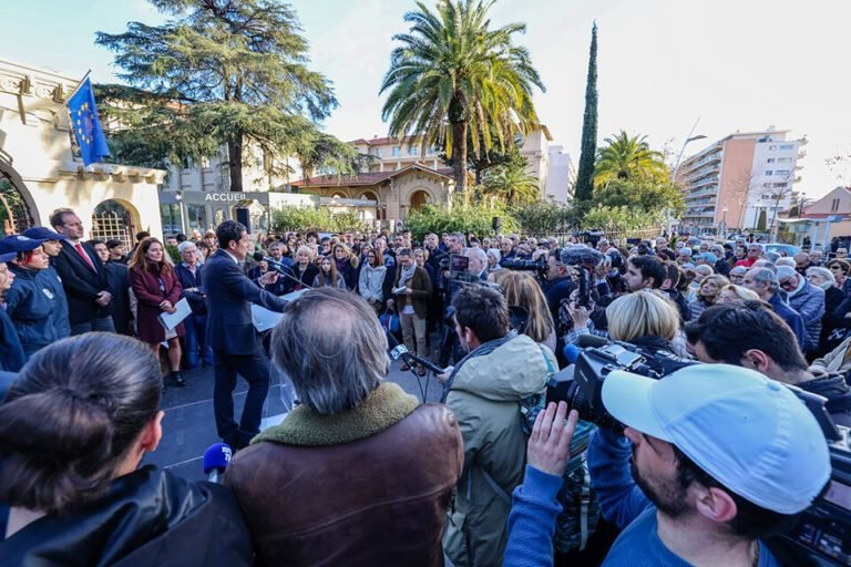 Hommage à Samuel Paty : la place devant le Lycée Carnot à Cannes