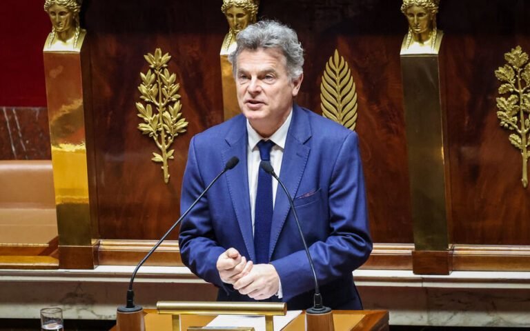 Confrontation houleuse entre Gabriel Attal et Raphaël Arnault à Avignon