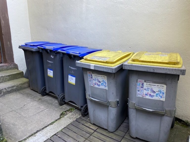 La grève des éboueurs chamboule la collecte des déchets dans plusieurs communes ce vendredi