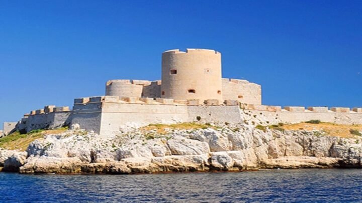 Découvrez les lieux emblématiques de Marseille liés au Comte de Monte-Cristo