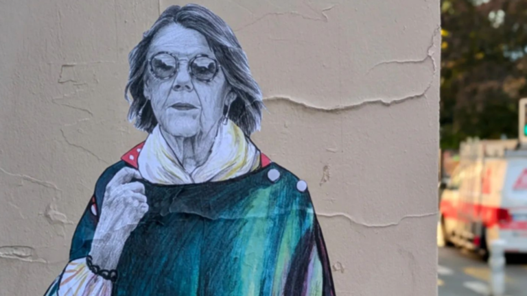 Soutien de la chorale féministe à Gisèle Pelicot lors du procès des viols de Mazan