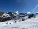 Début de la saison hivernale dans les Alpes-Maritimes: les stations de ski accueillent les premiers skieurs