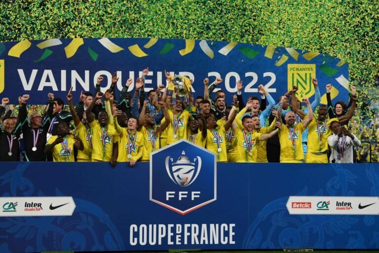 Les Aiglons volent haut contre l’OGC Nice: résumé du match du lundi 9 décembre