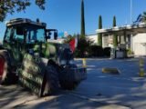 Manifestation agricole : 50 tracteurs bloquent l'accès à cinq supermarchés en Vaucluse