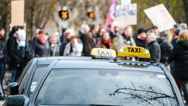 Grève des chauffeurs de taxi à Marseille