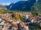 Le village le plus accueillant de France : une destination incontournable selon Booking