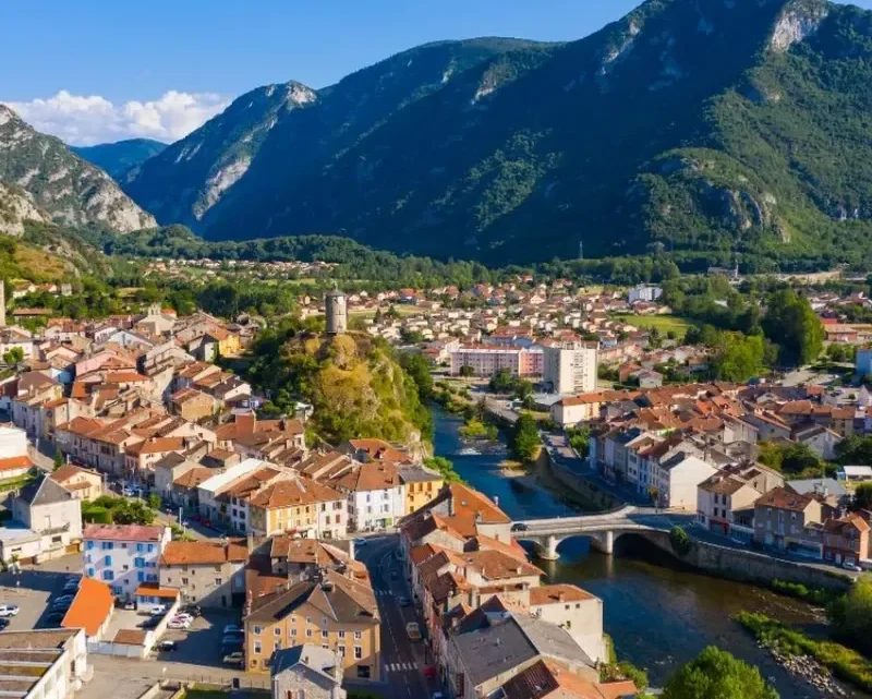 Le village le plus accueillant de France : une destination incontournable selon Booking Le village le plus accueillant de France : une destination incontournable selon Booking