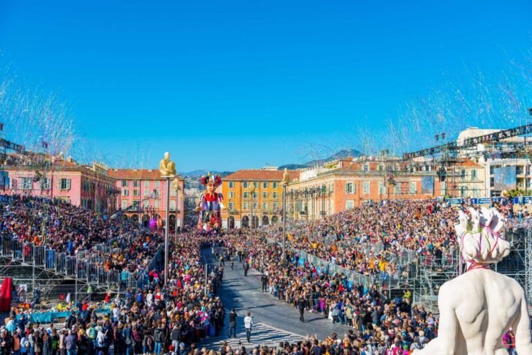Nocturnes, lumières et couleurs : les nouveautés du carnaval de Nice 2025