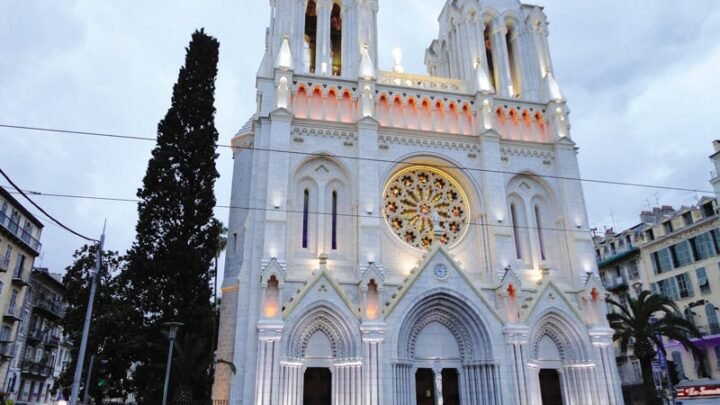 Témoignages bouleversants des familles des victimes de l’attentat de la basilique de Nice