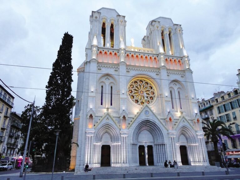 Témoignages bouleversants des familles des victimes de l&rsquo;attentat de la basilique de Nice