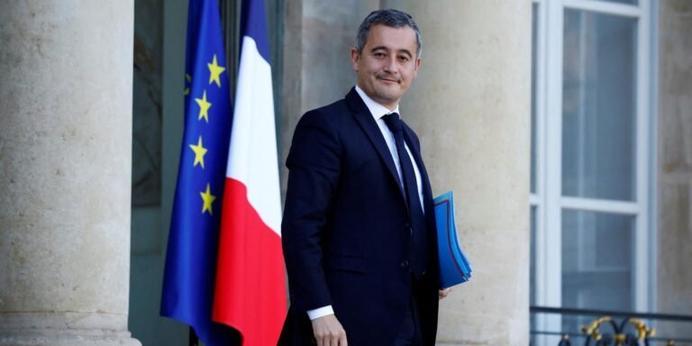 Révélation : Un CRS a été embrassé par un manifestant en 2015 après l&rsquo;attentat de Charlie Hebdo