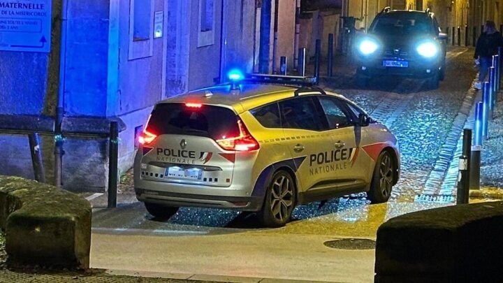 Un suspect en garde à vue après une altercation avec deux policiers