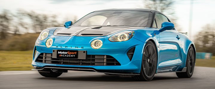 Conduire une Porsche à Monaco: L’expérience ultime de l’auto-école de luxe