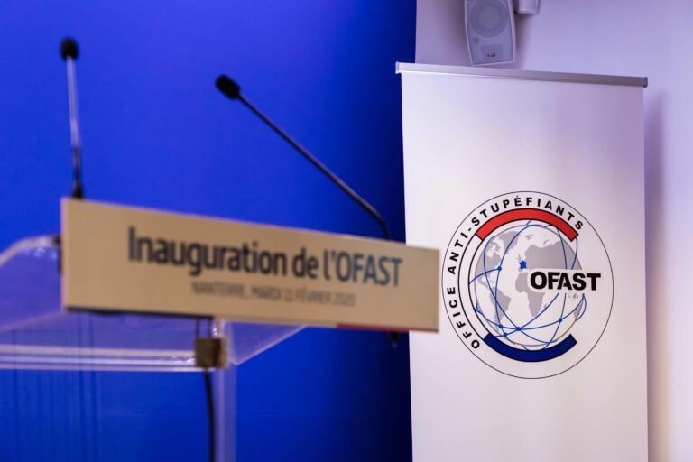 Trafiquants démasqués : Deux policiers de l’Office antistupéfiants impliqués dans un vaste réseau de trafic et de blanchiment