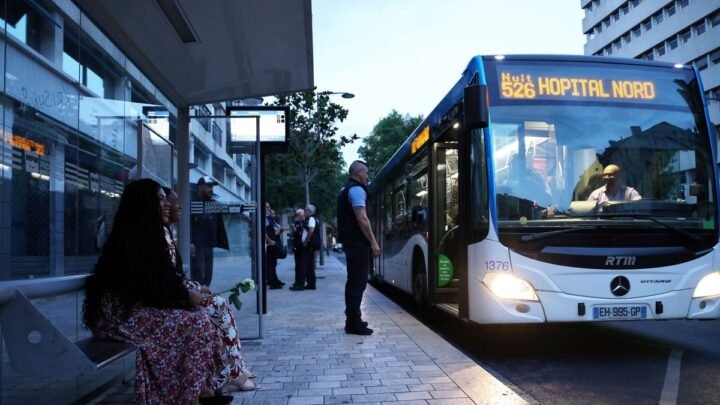 Un passager agresse violemment un chauffeur de bus pour lui avoir demandé de ne pas fumer