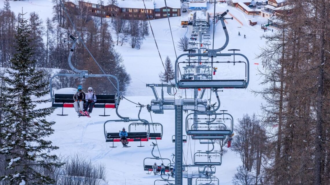 Dans les Alpes, un village vote pour la fin du ski face au changement climatique Dans les Alpes, un village vote pour la fin du ski face au changement climatique