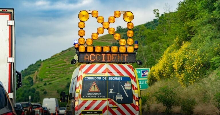 3 morts après un violent «choc frontal» sur l’autoroute A8