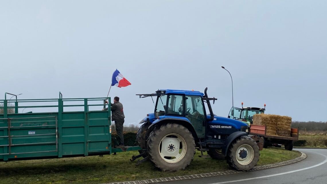Un jeune homme de 23 ans meurt après être resté coincé sous un engin agricole dans le Var Un jeune homme de 23 ans meurt après être resté coincé sous un engin agricole dans le Var