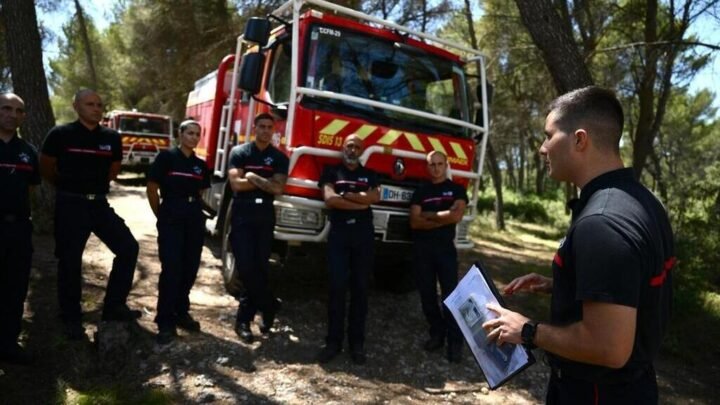 « Premier incendie d’ampleur de la saison » dans les Bouches-du-Rhône : 100 hectares parcourus  (Ouest-France)