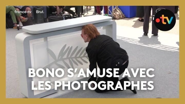 #Cannes2025. Bono s’amuse avec les photographes lors du photocall de son documentaire