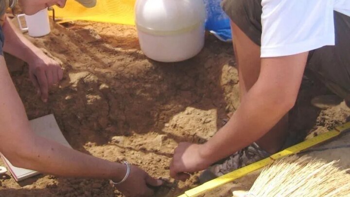 Les vestiges d’une nécropole romaine de 800 m2 vieille de 2 000 ans découverts dans le Var