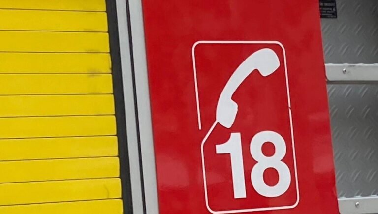 Un violent incendie à Cannes, des habitants d’une résidence bloqués sur leur balcon, sauvés par les pompiers
