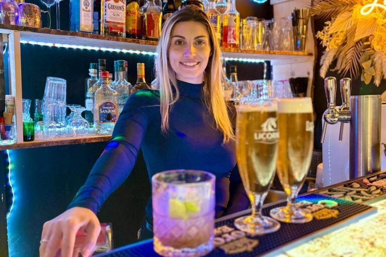 À Cannes, le spritz Barbie au bubble gum cartonne !