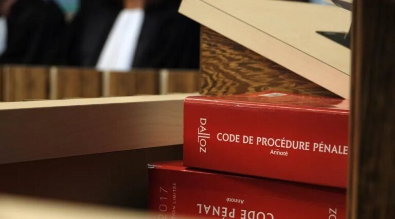 Un jeune homme sort un couteau dans une église de Nice et sème la panique (Ouest-France)