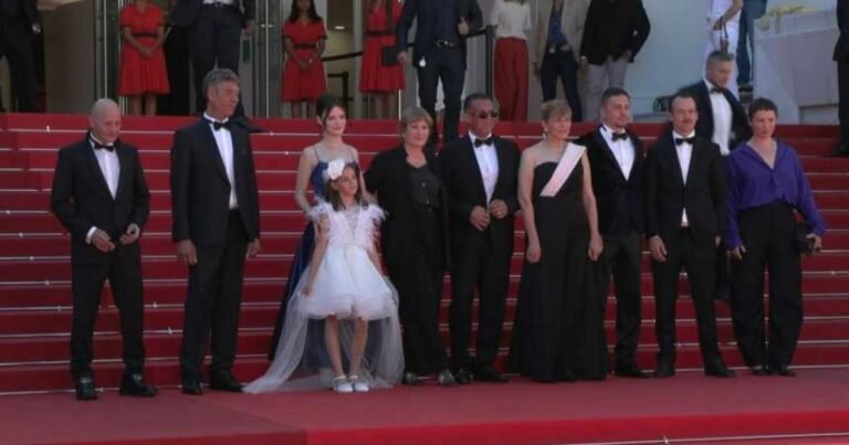 Cannes: l'équipe de "L'Aventure rêvée" sur le tapis rouge : Actualités