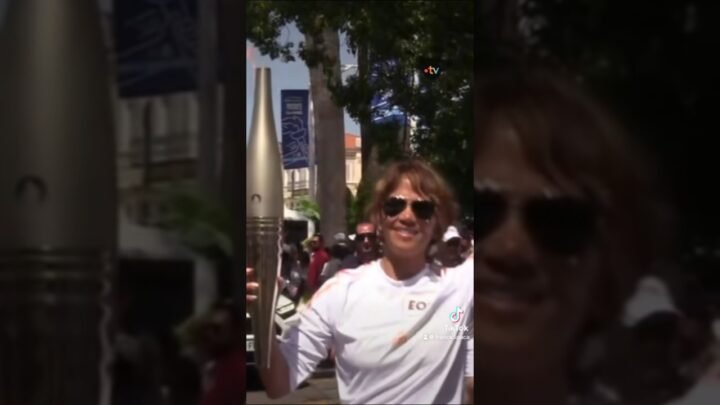 Halle Berry a créé la surprise à Cannes en portant la flamme olympique